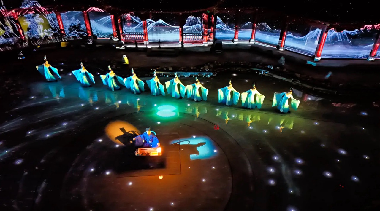 《今上岳阳楼》璀璨启幕——用光影科技重塑忧乐精神